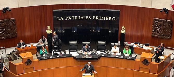 Exhibe Monreal Listado De 40 Privilegios De Las Y Los Ministros De La