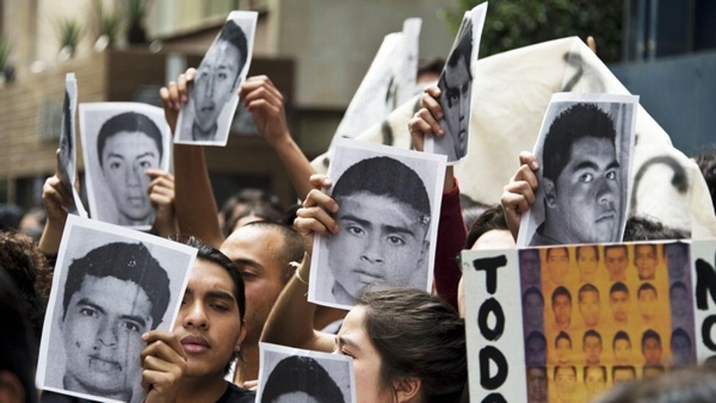 AMLO confirma reunión con madres y padres de los 43 normalistas de Ayotzinapa