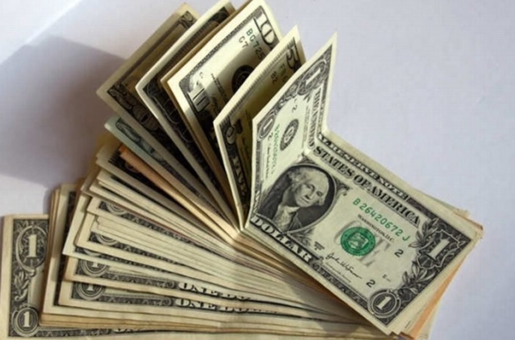 Dólar muy cerca de los 19 pesos tras ataque a base aérea de EU en Irak