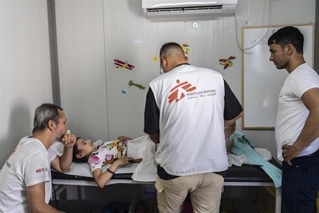 Grecia niega atención médica a menores refugiados: Médicos Sin Fronteras