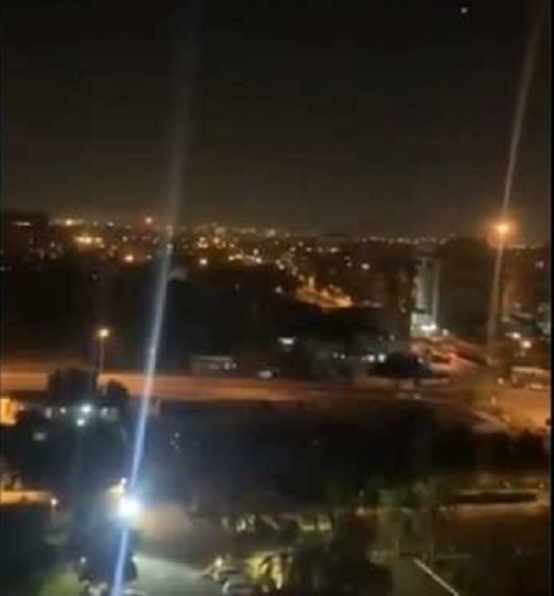 Reportan ataque con cohetes a la Embajada de EU en Irak
