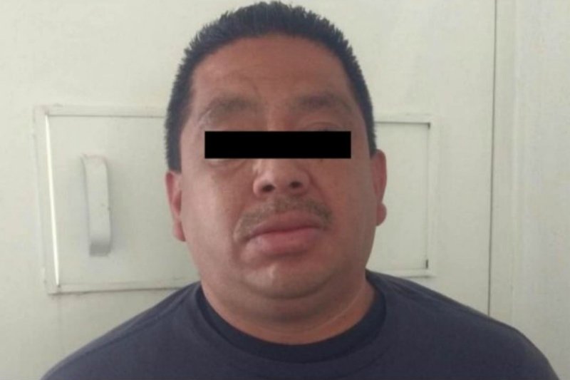 Aprehenden a jefe policial de Ecatepec por robo a tiendas