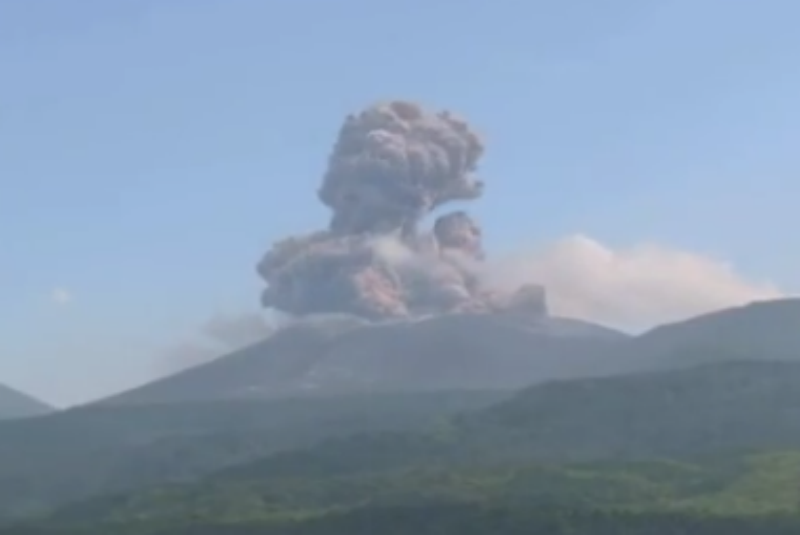 Aumenta a 34, el número de muertos por erupción de volcán en Indonesia