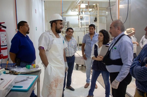 VISITAN AUTORIDADES DE SANIDAD DE ESTADOS UNIDOS EL SUR DEL EDOMÉX PARA SUPERVISAR PROGRAMA CONTRA TUBERCULOSIS BOVINA