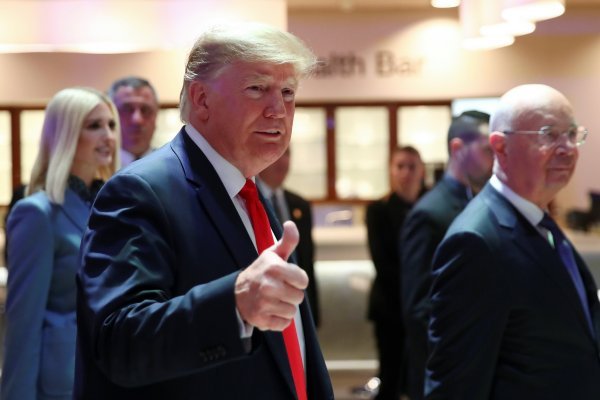 Trump dice que EEUU tiene plan para contener coronavirus de China