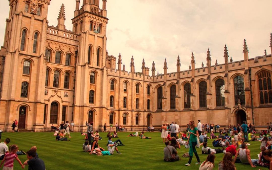 Universidad de Oxford prueba vacuna contra Covid-19 en humanos