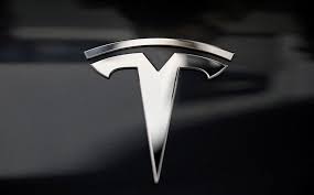 Gobernador invita a Elon Musk a producir sus Tesla en Guanajuato
