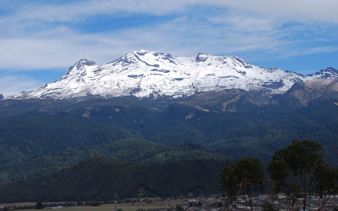 Rescatan cuerpo de alpinista en el Iztaccíhuatl
