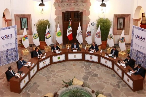 Piden gobernadores del PAN que se respete la pluralidad de las opiniones discrepantes, y no se satanice o descalifique las tareas propias de la oposición