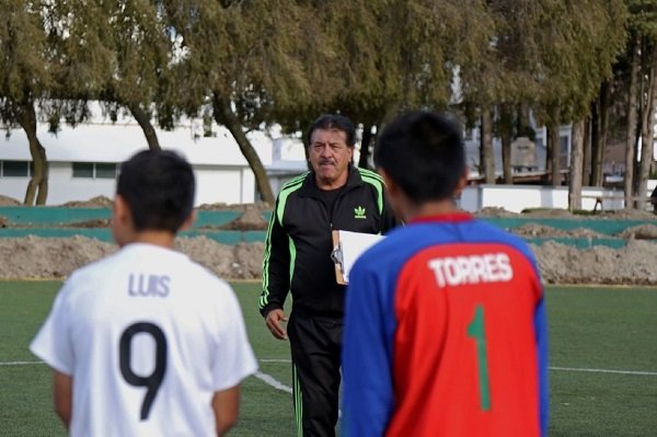 ESPERA HÉCTOR “EL PELÓN” VELÁZQUEZ RETOMAR ACTIVIDADES EN CENTRO DE FORMACIÓN DE FUTBOL