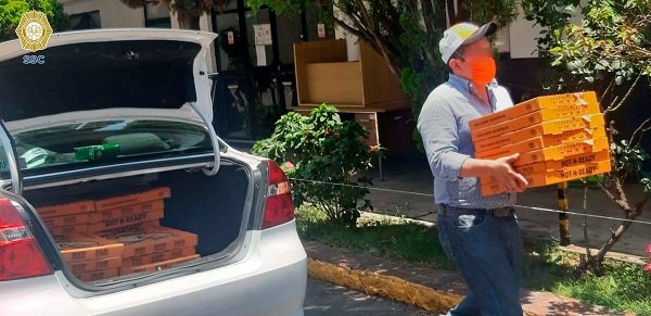 OFICIALES DE LA SSC RECIBIERON PIZZAS COMO RECONOCIMIENTO A SU TRABAJO DIARIO