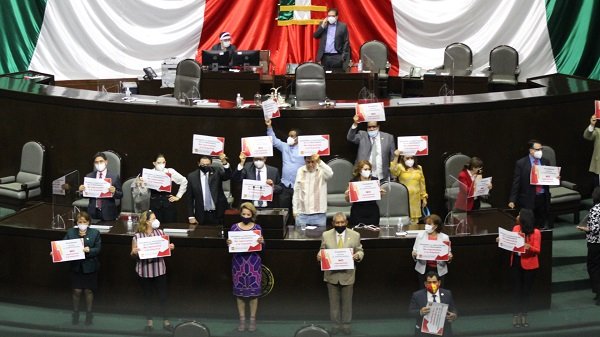 Diputados del PT piden destitución de Rojas