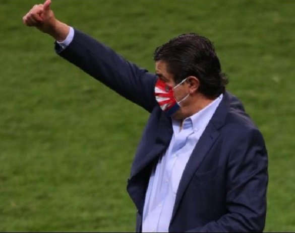 Técnico de Chivas, da positivo a coronavirus