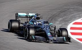 Mercedes domina; Bottas consigue la ‘pole’ en Silverstone
