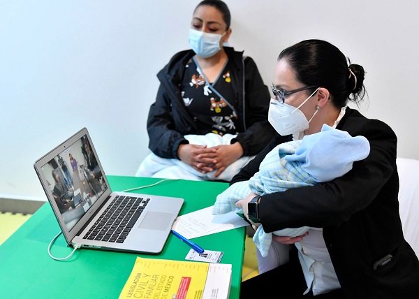 RECIBE DIFEM ENTREGA VOLUNTARIA DE DOS MENORES DE EDAD