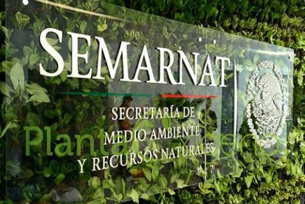 Recibe Semar un aeropuerto con líos