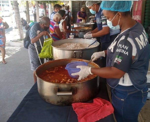 ARMADA DE MÉXICO APOYA A LA POBLACIÓN CIVIL CON COCINAS COMUNITARIAS EN EL ESTADO DE GUERRERO