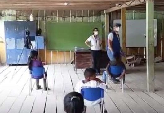 Reciben familias útiles escolares en localidades de México a través de donación de ACNUR