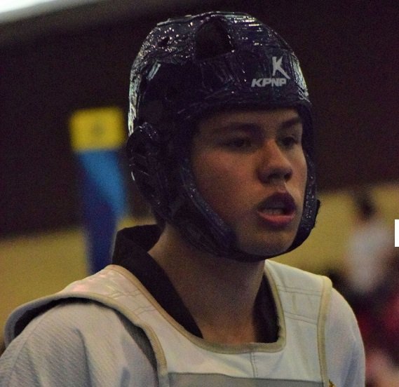 EL TAEKWONDOÍN MEXIQUENSE CARLOS AHEDO SE MANTIENE ENTRENANDO EN PRIVADO PARA EVITAR CONTAGIOS