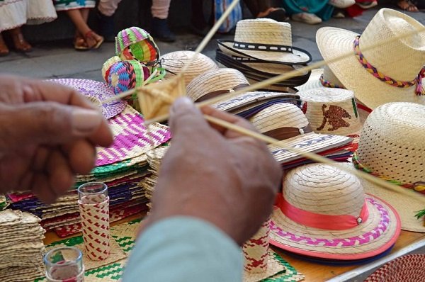 CAPACITAN AUTORIDADES MEXIQUENSES A COMERCIANTES Y PEQUEÑOS EMPRESARIOS INDÍGENAS