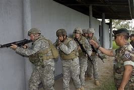 Militares de El Salvador ignoran al Supremo Tribunal e impiden buscar pruebas de masacre