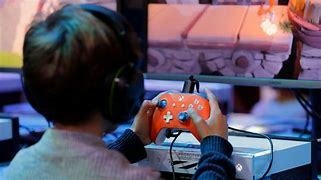 Niño de 8 años firmó contrato por más de medio millón de pesos por jugar Fortnite