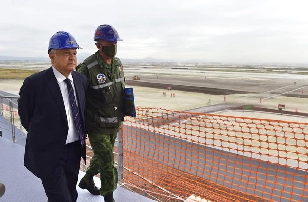 Supervisa las obras de construcción del Aeropuerto Internacional, Gral Felipe Ángeles