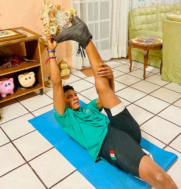 RECUPERA LUIS FELIPE REYNA SU NIVEL TRAS REGRESAR A LA PISTA DE PATINAJE