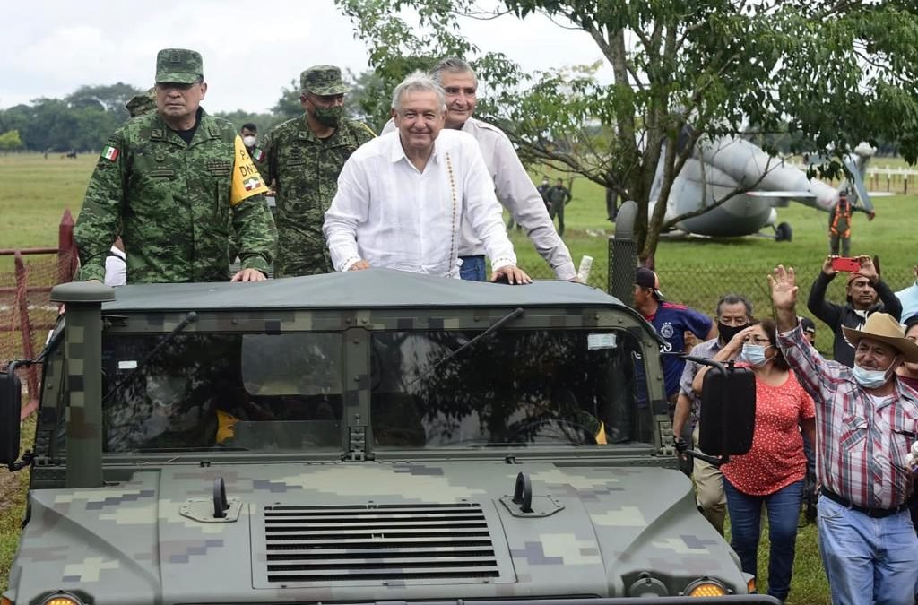 Realiza AMLO supervisores de ayuda a damnificados en Tabasco