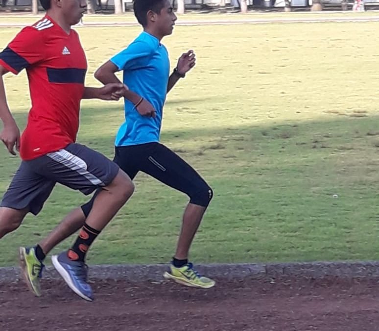 ENTRENA GRUPO DE ATLETISMO DE REYES HERNÁNDEZ EN PARQUE METROPOLITANO BICENTENARIO*