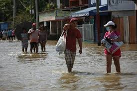 SUMA CFE 38 VEHÍCULOS PARA APOYAR A LA POBLACIÓN AFECTADA EN TABASCO; PRIORIDAD TRASLADO DE DAMNIFICADOS A ALBERGUES