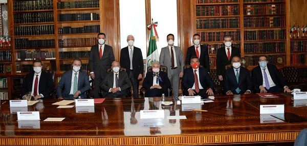 Recibe Gobernación a gobernadores del PRI