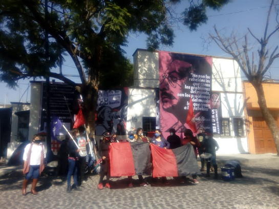 Trabajadores de SutNotimex cierran oficinas ilegales de Notimex