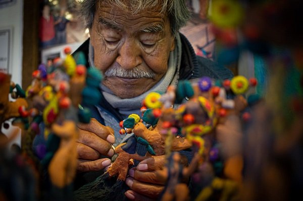 ES EL ÁRBOL DE LA VIDA COMBINACIÓN DE TALENTO E IMAGINACIÓN DE ARTESANOS DE METEPEC