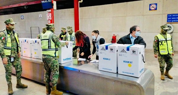 Salida de otro lote de vacunas de COVID-19 rumbo a hospitales y centros de vacunación