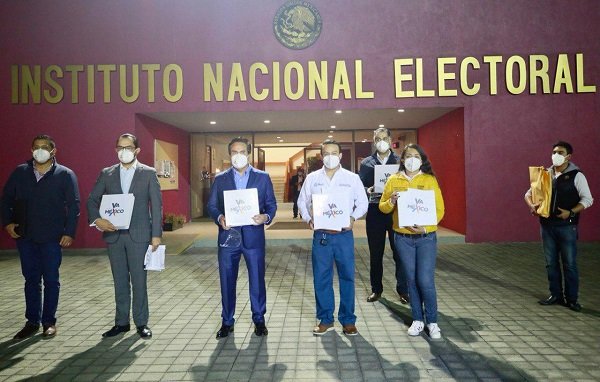 NO PUEDEN EXISTIR LOS DOS FRENTES DE MANERA SIMULTÁNEA, LA OPOSICIÓN DEBE DEFINIRSE: HAMLET GARCÍA