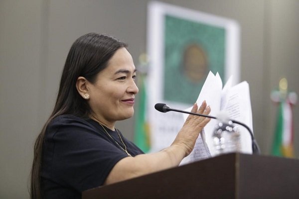 Adoctrinamiento en libros de texto, atenta contra el derecho a la educación: Juárez