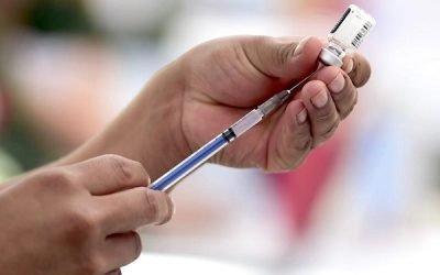 Efectividad de la vacuna Pfizer de desploma del 90% al 47% en solo 6 meses