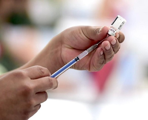 Efectividad de la vacuna Pfizer de desploma del 90% al 47% en solo 6 meses