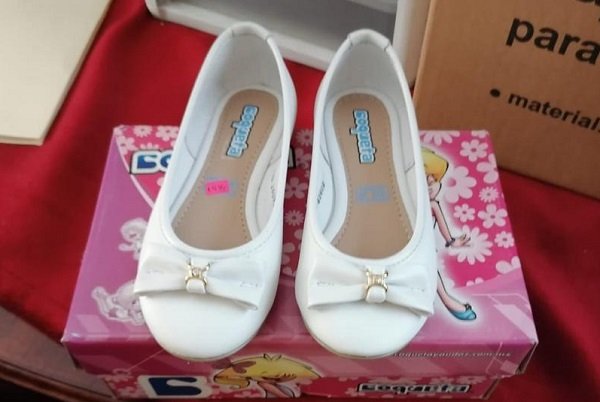RECIBE JAPEM DONATIVO DE ZAPATOS PARA NIÑAS Y NIÑOS EN CONDICIÓN VULNERABLE
