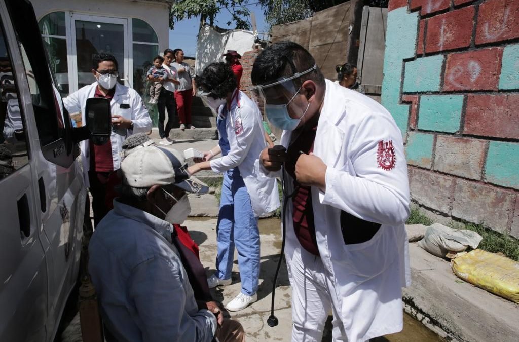 Brigada médica emergente del IPN atiende a afectados por inundaciones en Edomex