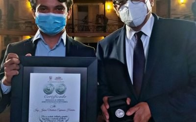 Estudiante Politécnico recibe Medalla “José González Echeverría”