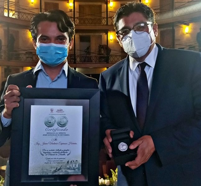 Estudiante Politécnico recibe Medalla “José González Echeverría”