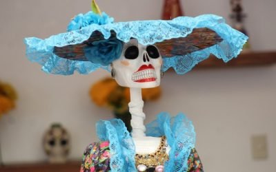 REALIZAN VENTA DE TEMPORADA DE ARTESANÍAS CON TEMÁTICA DE DÍA DE MUERTOS