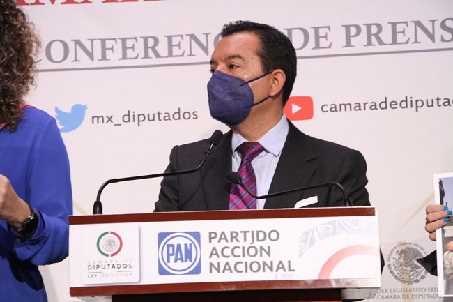 Corrige la plana diputado del PAN a la titular de SEGOB