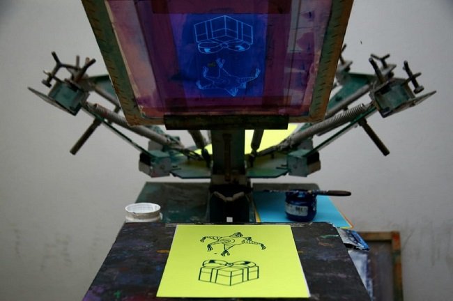 INVITA MUSEO DE LA ESTAMPA A CREAR TARJETAS NAVIDEÑAS CON SERIGRAFÍA