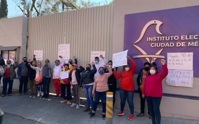 BLOQUEAN EL IECM TRABAJADORES DE PARTIDOS POLÍTICOS PARA DEMANDAR SU PAGO DE NOVIEMBRE Y DICIEMBRE