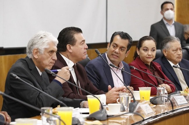 En el Parlamento Abierto sobre la propuesta de reforma a la industria eléctrica  se han escuchado las inquietudes y planteamientos de los interesados en el tema: Dip. Gutiérrez Luna