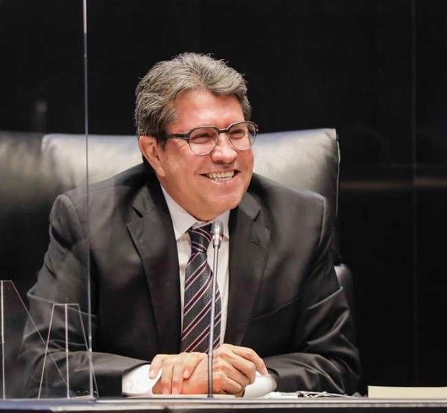 “Senado no hará eco del paro constitucional”: Monreal