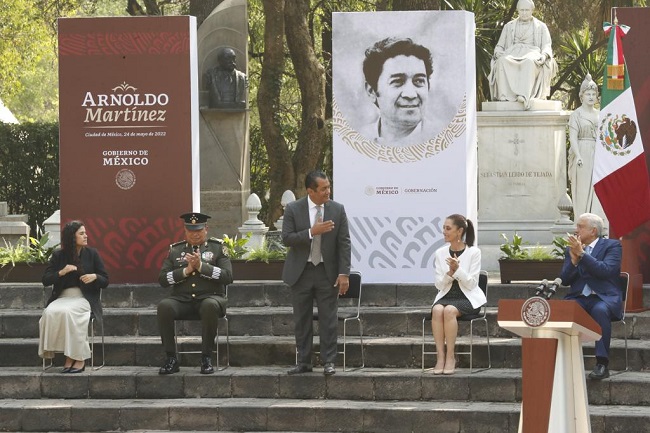 Participa Gutiérrez Luna en la ceremonia de inhumación de Arnoldo Martínez Verdugo, en la Rotonda de las Personas Ilustres